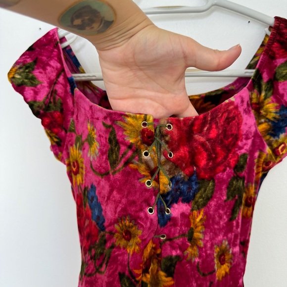 Unique Medieval-Style Velvet Top - Picture 4 of 4